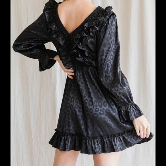 JODIFL Dresses & Skirts - Beautiful Womens Leopard Black Dress